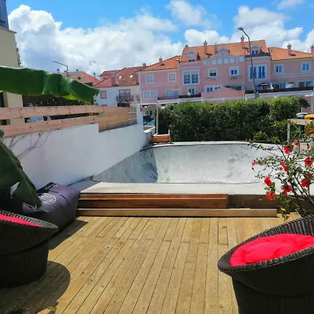 Hostel Captain's Log House *