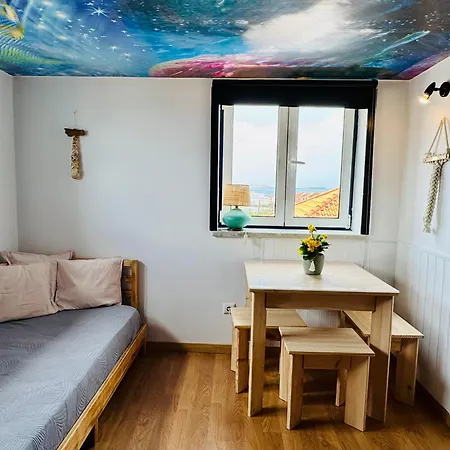 Captain's Log House Hostel *