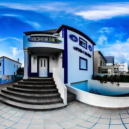旅馆 Captain's Log House *