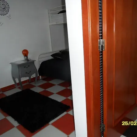 Hostel Captain's Log House *