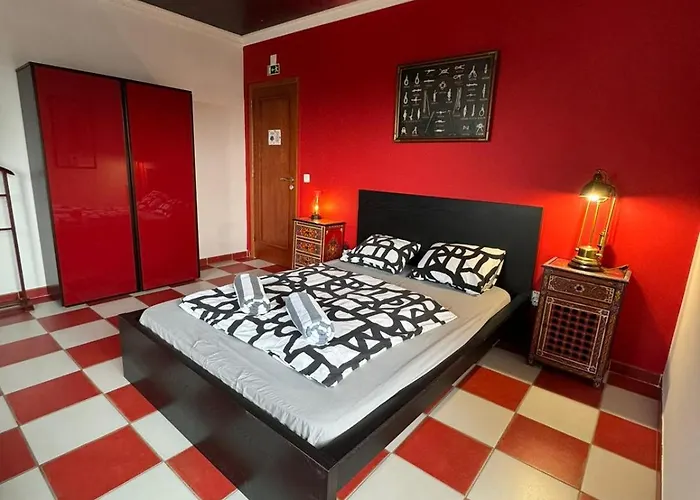 Hostel Captain's Log House *