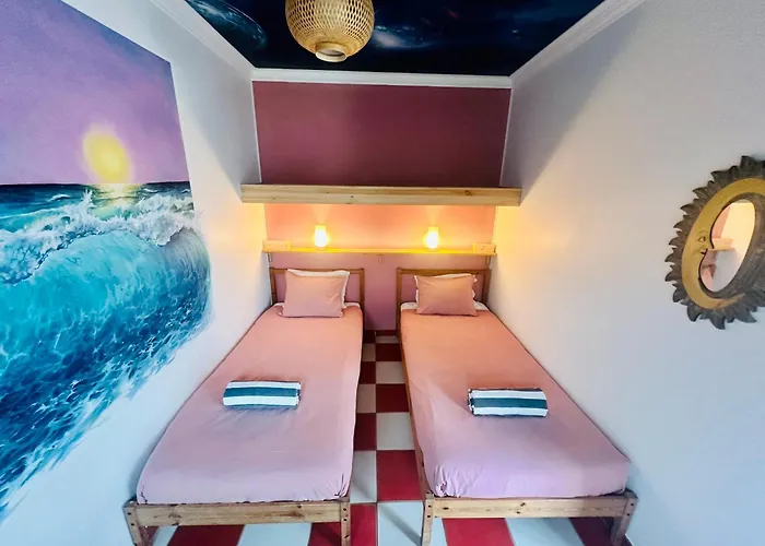 Hostel Captain's Log House Baleal