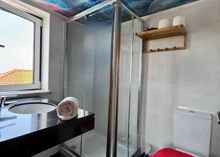 Hostel Captain's Log House