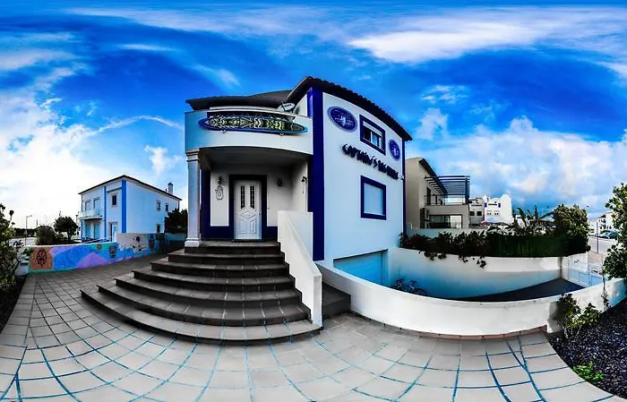 旅馆 Captain's Log House *